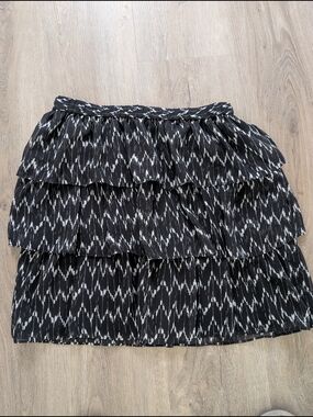 GAP Black and White Tiered Ruffle Skirt